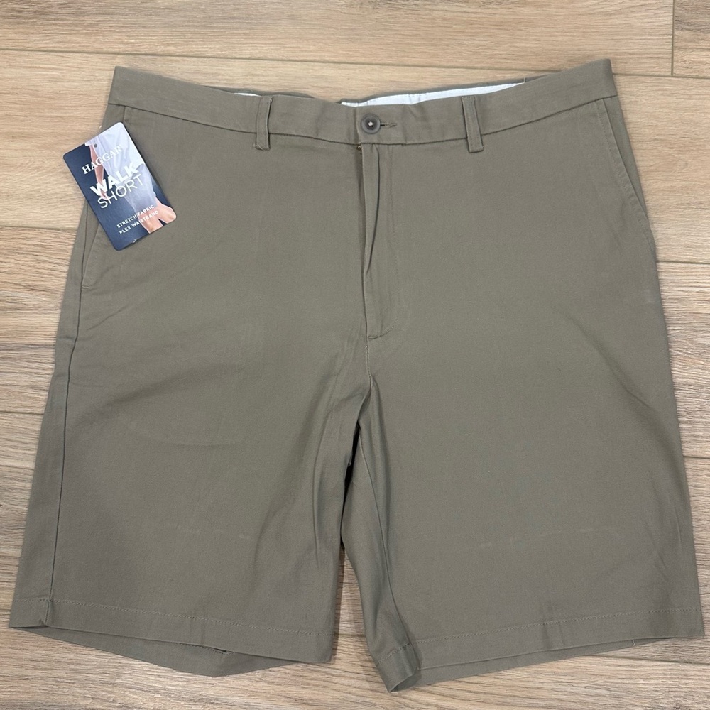 NWT Haggar Khaki Shorts- Size: 38 Mens.